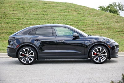 2025 Porsche Macan Electric 4S