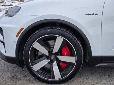 2025 Porsche Macan Electric Turbo