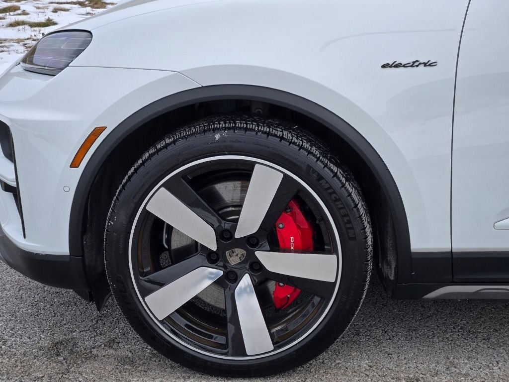 2025 Porsche Macan Electric Turbo