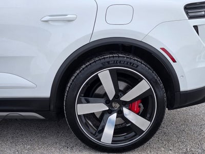 2025 Porsche Macan Electric Turbo