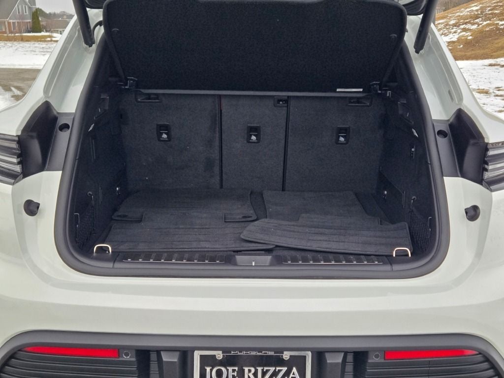 2025 Porsche Macan Electric Turbo