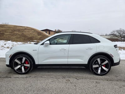 2025 Porsche Macan Electric Turbo
