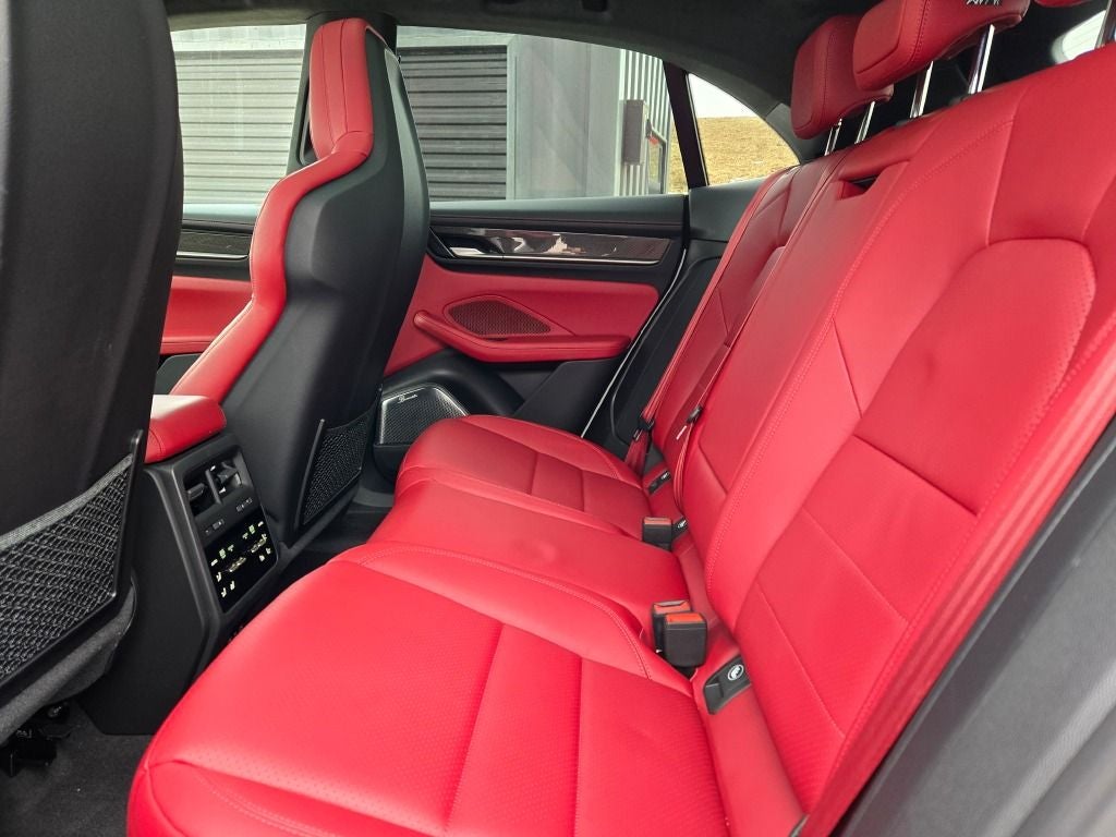 2025 Porsche Macan Electric Turbo