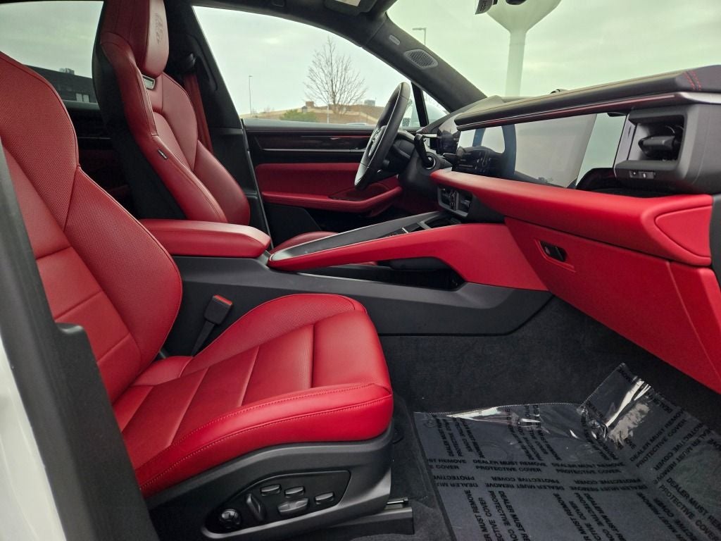 2025 Porsche Macan Electric Turbo