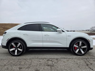 2025 Porsche Macan Electric Turbo