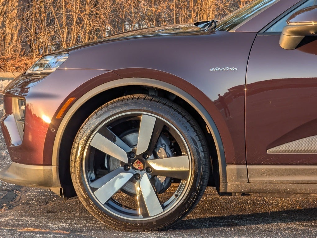 2025 Porsche Macan Electric Base