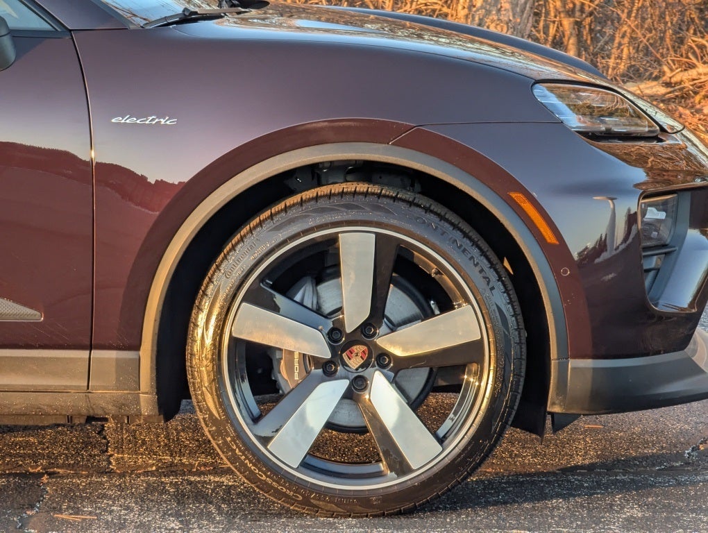 2025 Porsche Macan Electric Base