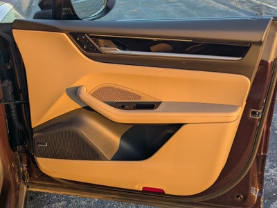 2025 Porsche Macan Electric Base