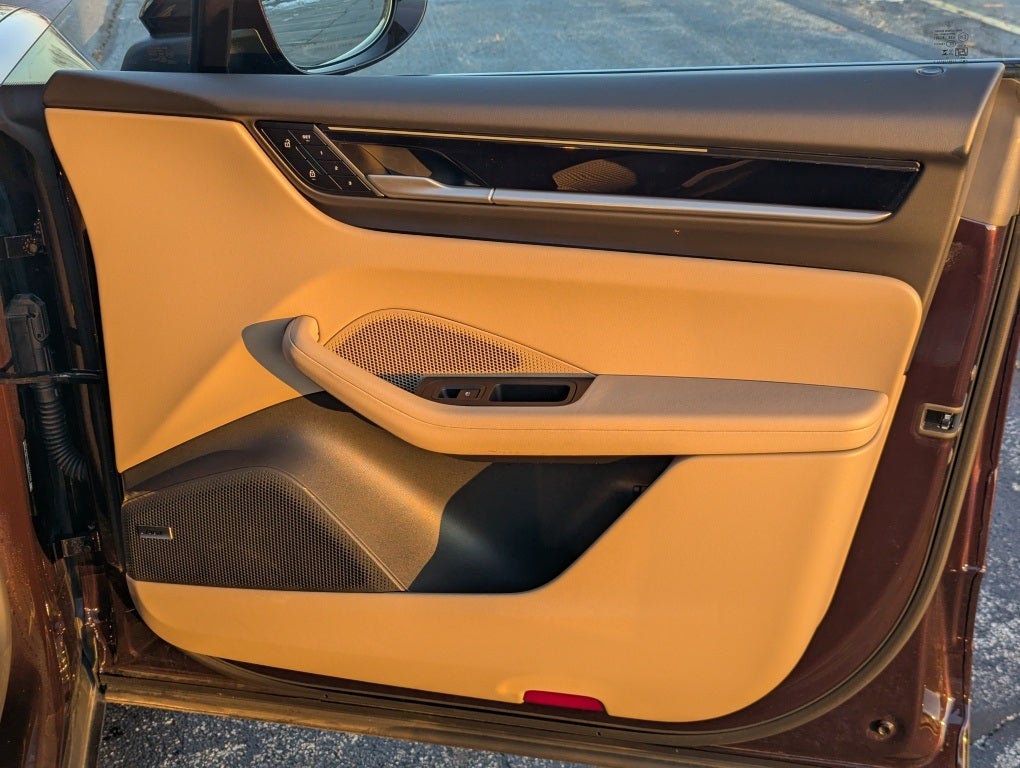 2025 Porsche Macan Electric Base