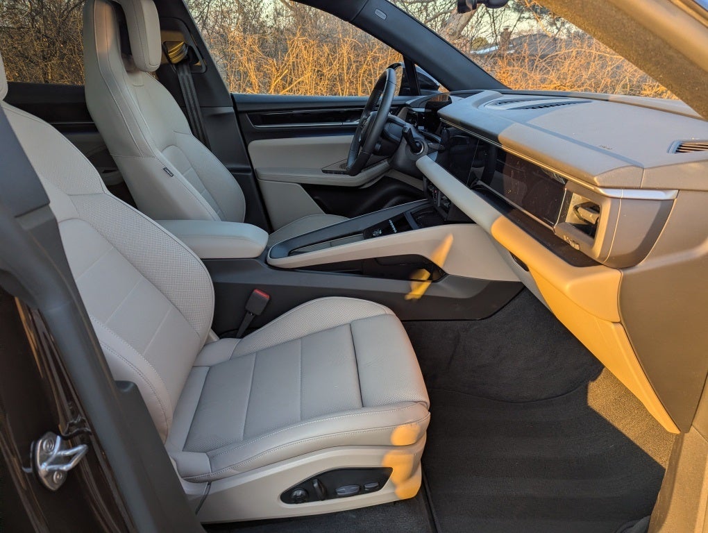 2025 Porsche Macan Electric Base