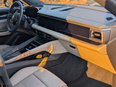 2025 Porsche Macan Electric Base