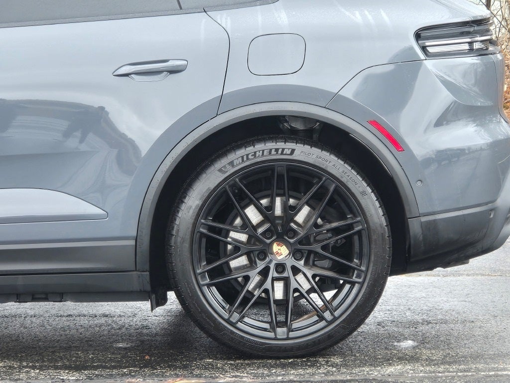 2025 Porsche Macan Electric Base