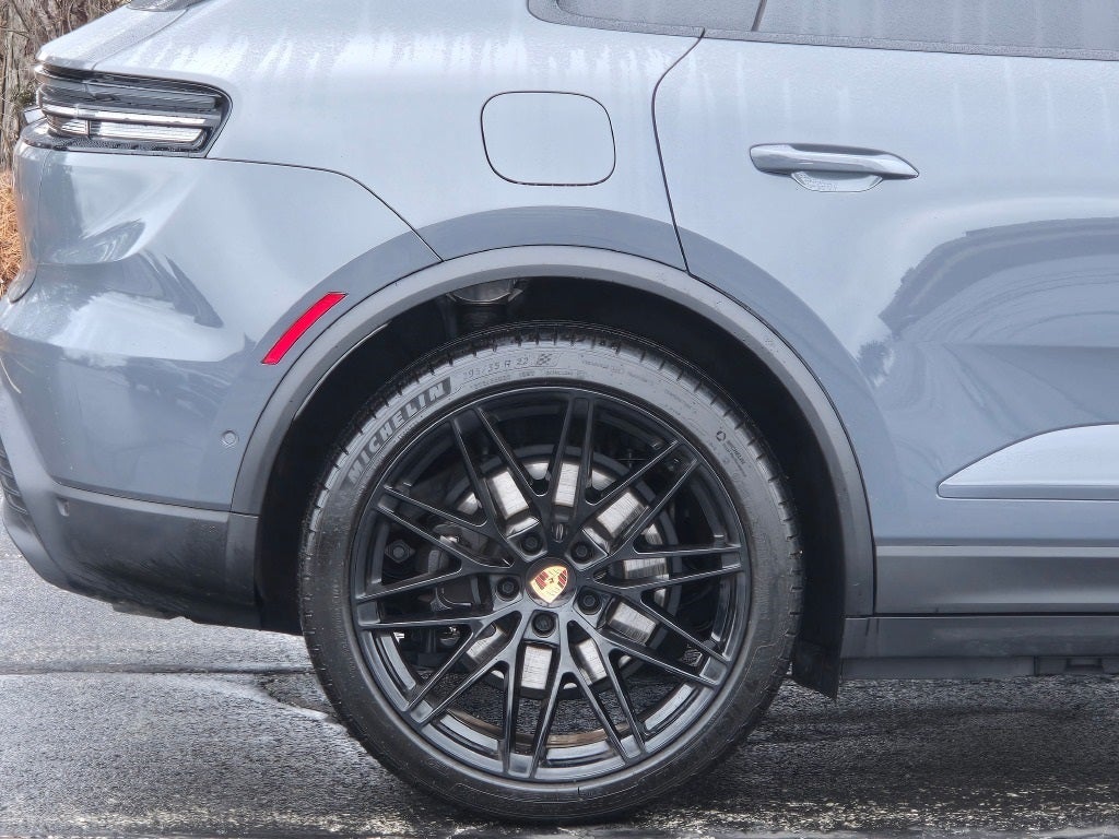 2025 Porsche Macan Electric Base