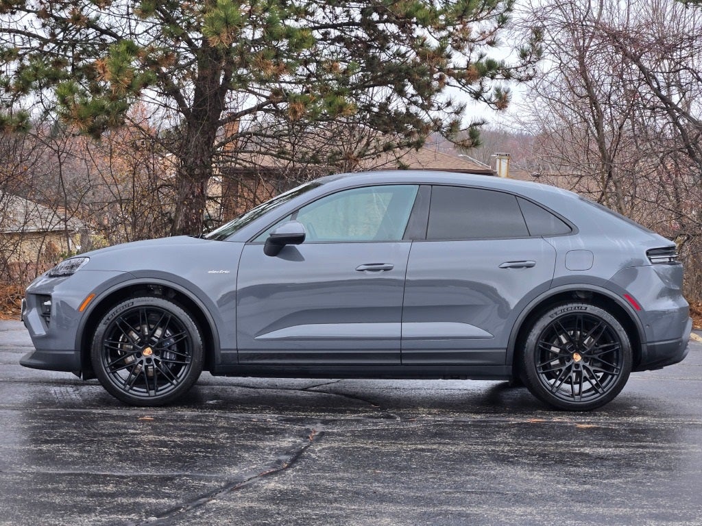 2025 Porsche Macan Electric Base