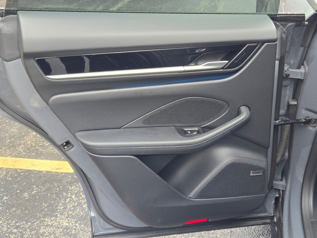 2025 Porsche Macan Electric Base