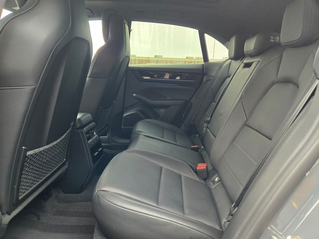 2025 Porsche Macan Electric Base