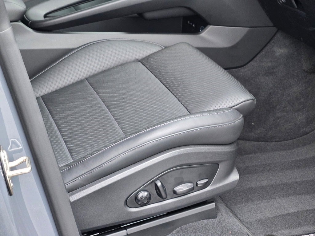 2025 Porsche Macan Electric Base