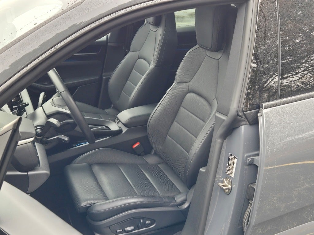 2025 Porsche Macan Electric Base