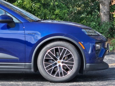 2025 Porsche Macan Electric Base