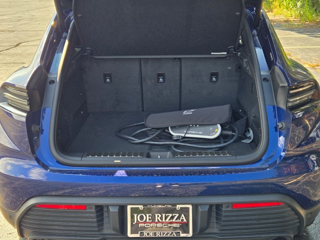 2025 Porsche Macan Electric Base