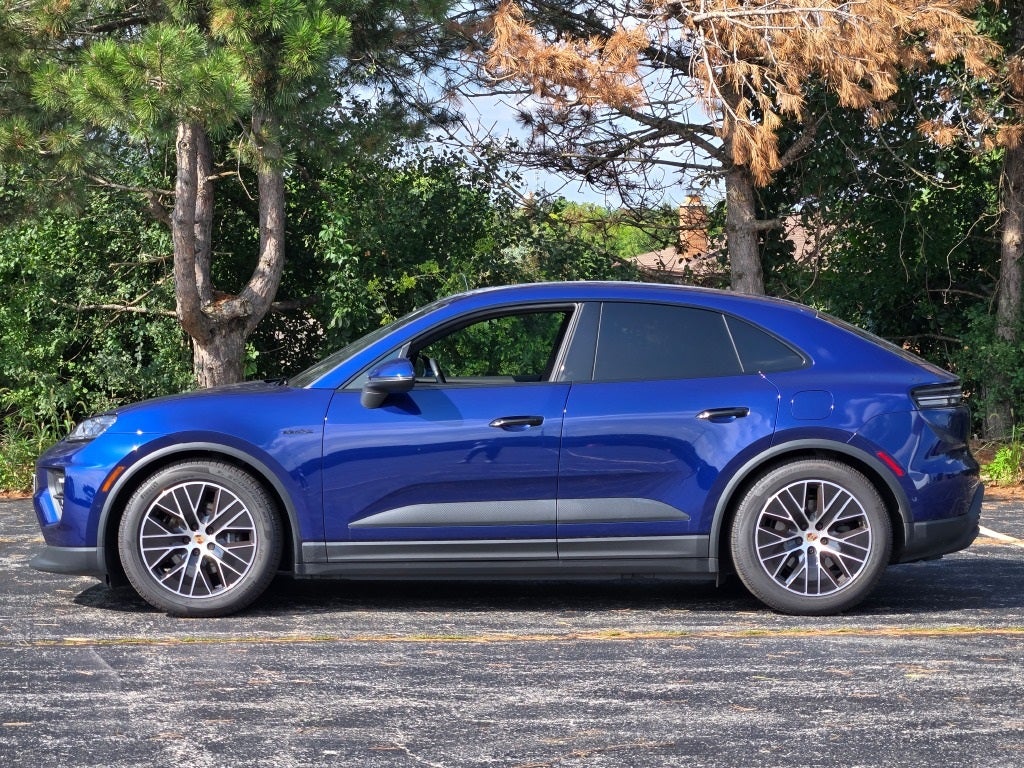 2025 Porsche Macan Electric Base