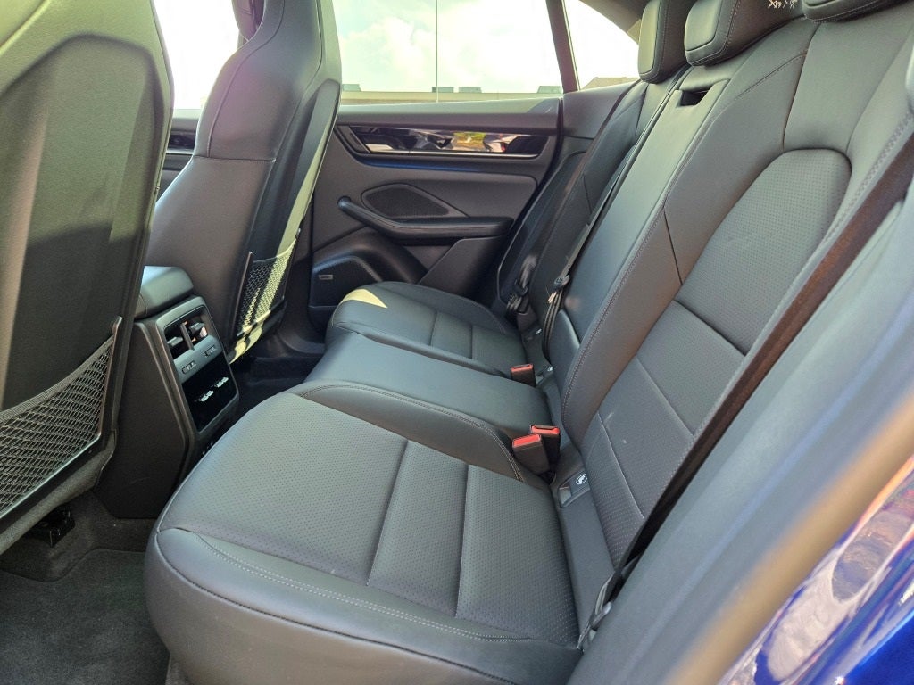 2025 Porsche Macan Electric Base