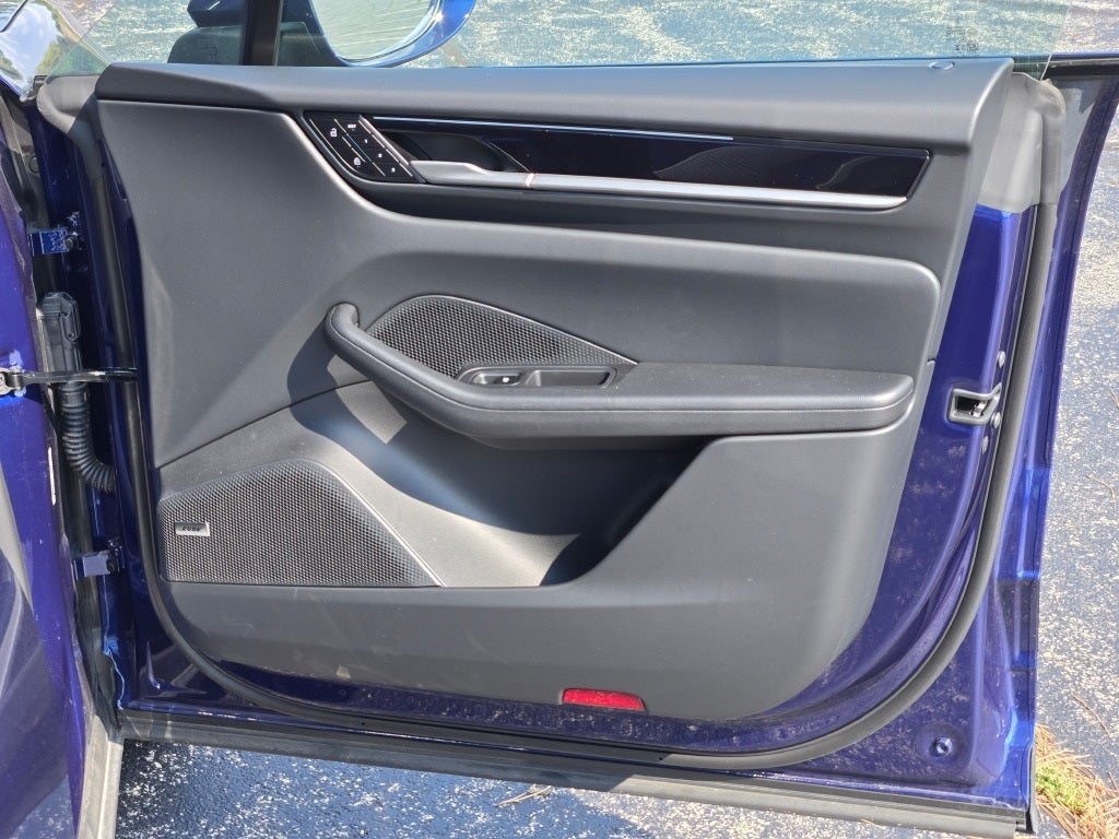 2025 Porsche Macan Electric Base