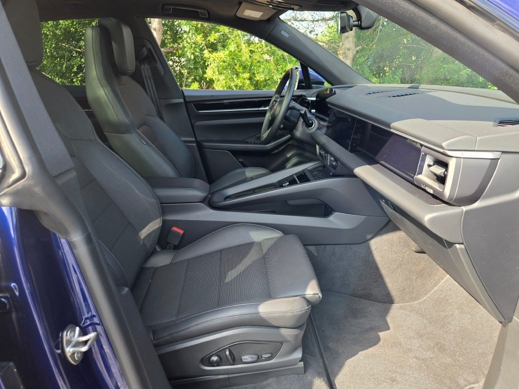 2025 Porsche Macan Electric Base