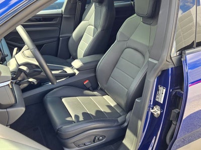 2025 Porsche Macan Electric Base