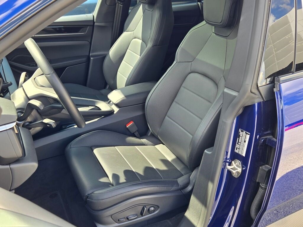 2025 Porsche Macan Electric Base