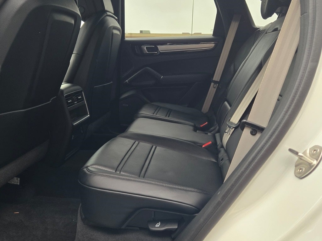 2023 Porsche Cayenne E-Hybrid Platinum Edition