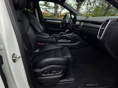 2023 Porsche Cayenne E-Hybrid Platinum Edition