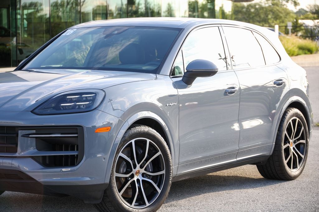 2026 Porsche Cayenne E-Hybrid Base