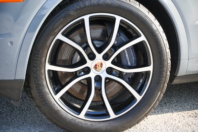 2026 Porsche Cayenne E-Hybrid Base
