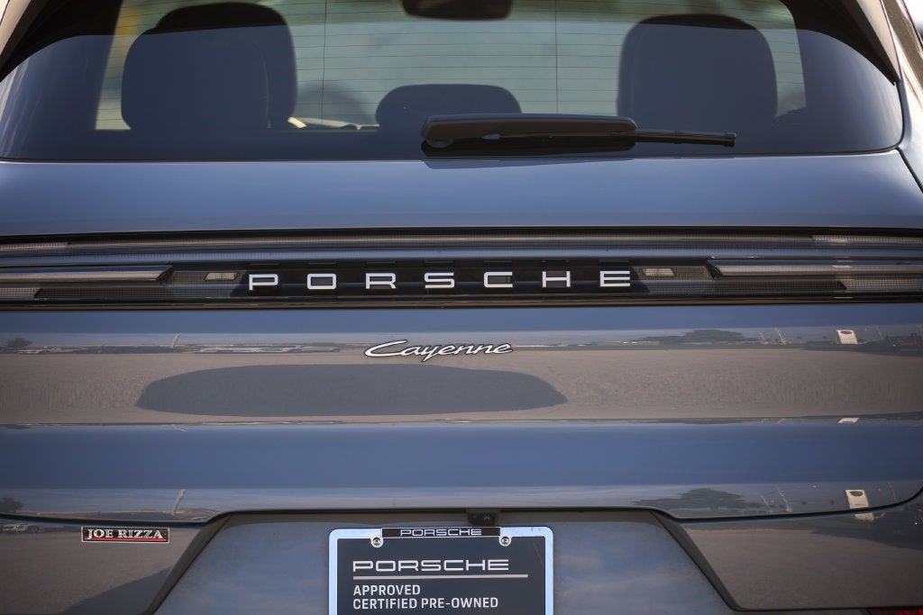 2026 Porsche Cayenne E-Hybrid Base