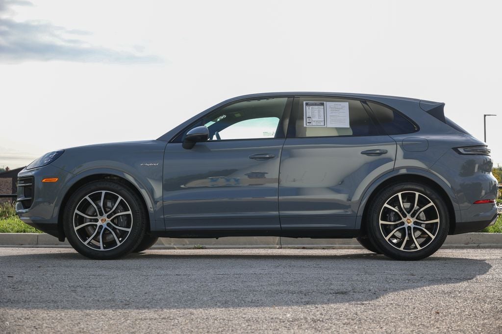 2026 Porsche Cayenne E-Hybrid Base