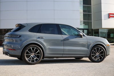 2026 Porsche Cayenne E-Hybrid Base