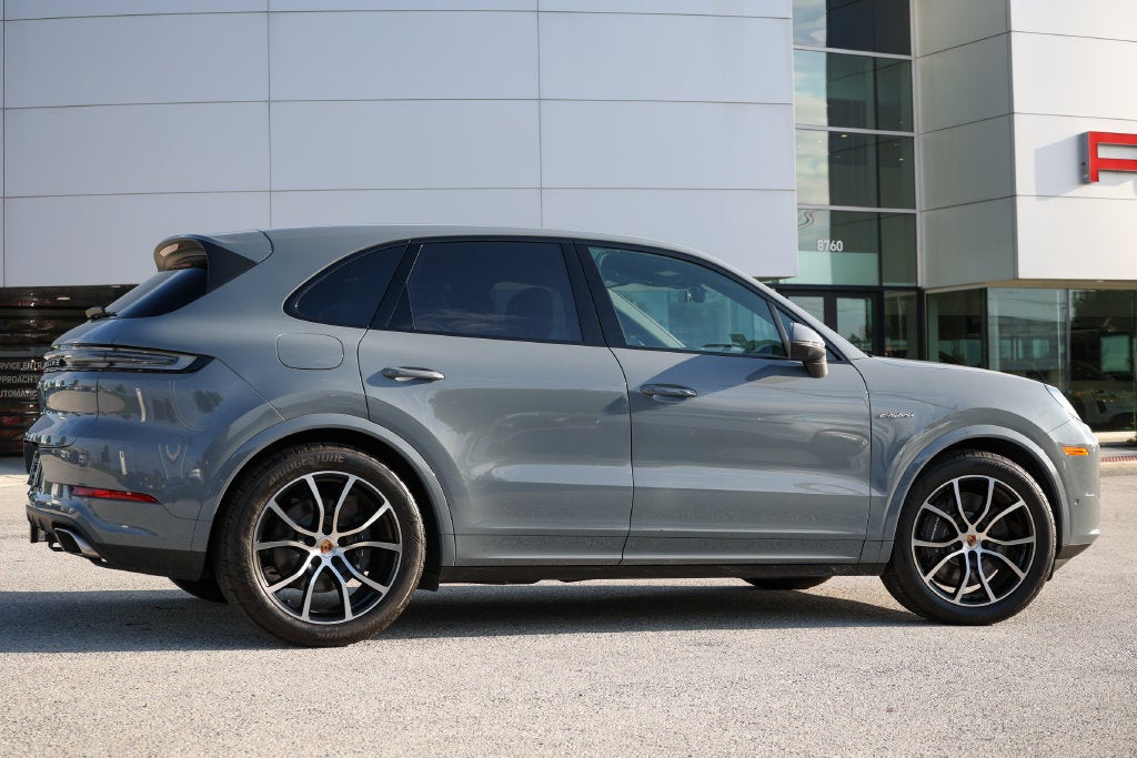 2026 Porsche Cayenne E-Hybrid Base