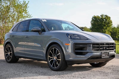 2026 Porsche Cayenne E-Hybrid Base