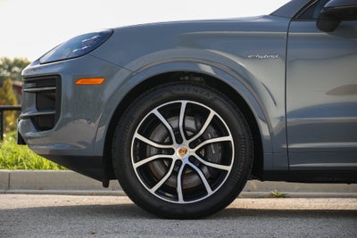 2026 Porsche Cayenne E-Hybrid Base