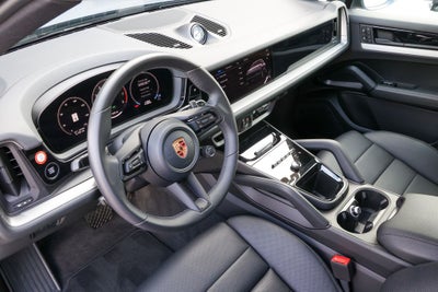 2026 Porsche Cayenne E-Hybrid Base