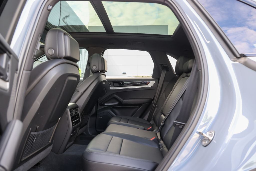 2026 Porsche Cayenne E-Hybrid Base