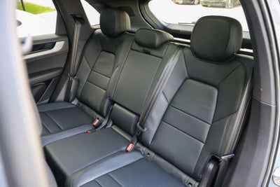 2026 Porsche Cayenne E-Hybrid Base