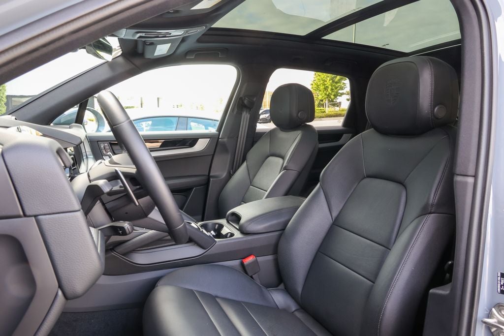 2026 Porsche Cayenne E-Hybrid Base