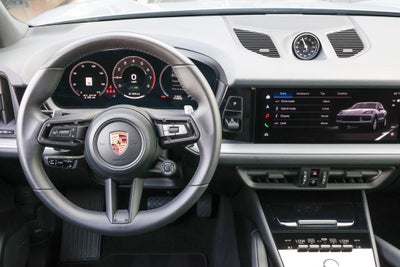 2026 Porsche Cayenne E-Hybrid Base