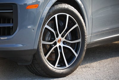 2026 Porsche Cayenne E-Hybrid Base