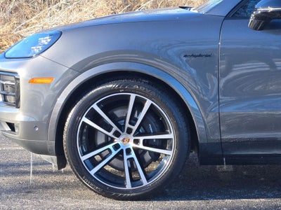 2025 Porsche Cayenne E-Hybrid Base