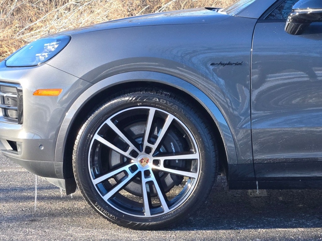 2025 Porsche Cayenne E-Hybrid Base