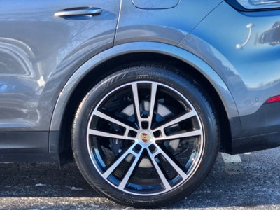 2025 Porsche Cayenne E-Hybrid Base