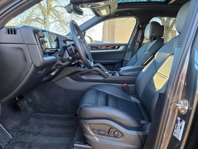 2025 Porsche Cayenne E-Hybrid Base